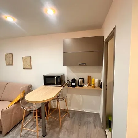 1 Centre Rdc Apartment